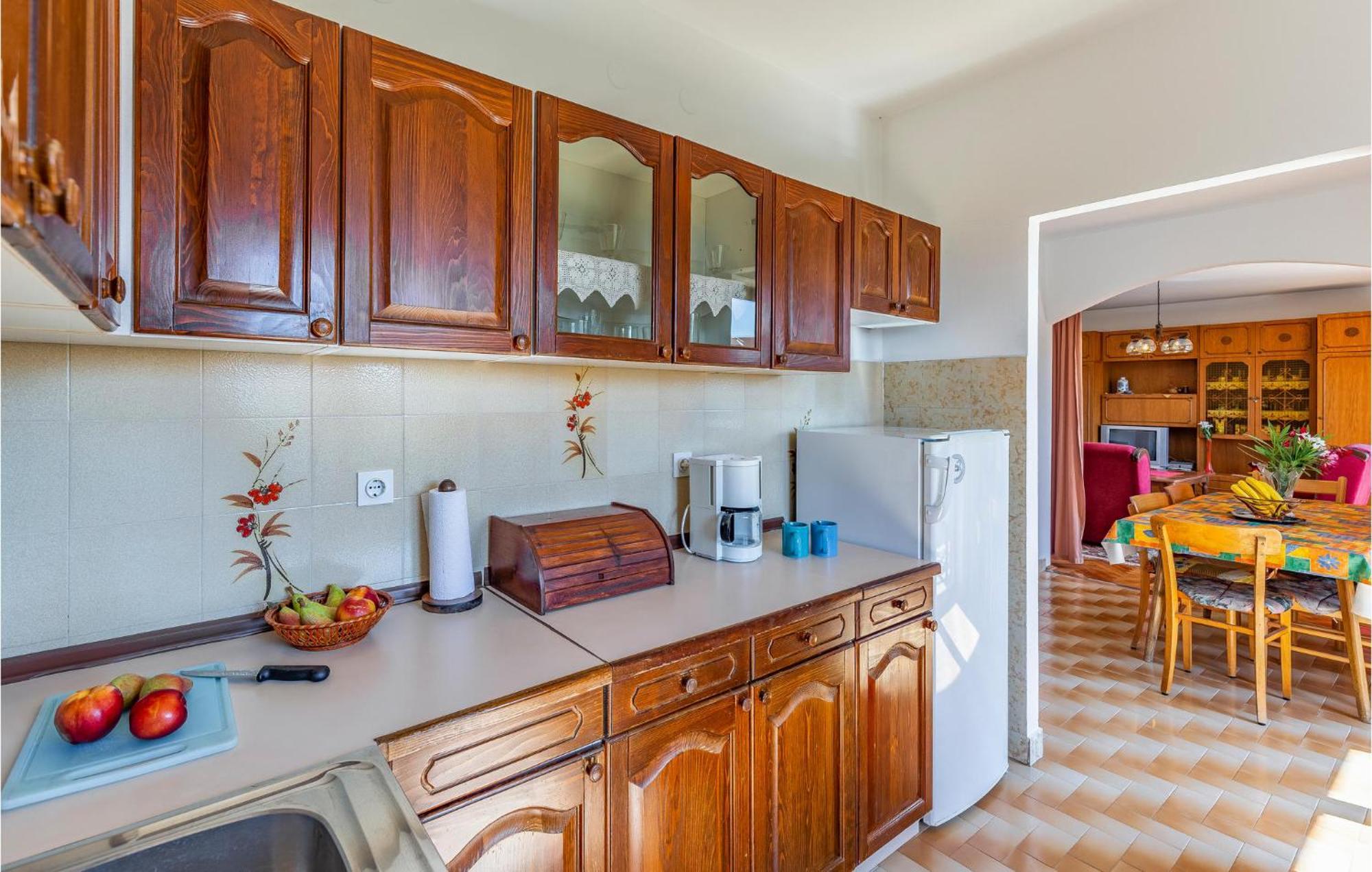 Awesome Apartment In Medulin With Kitchen Exterior photo