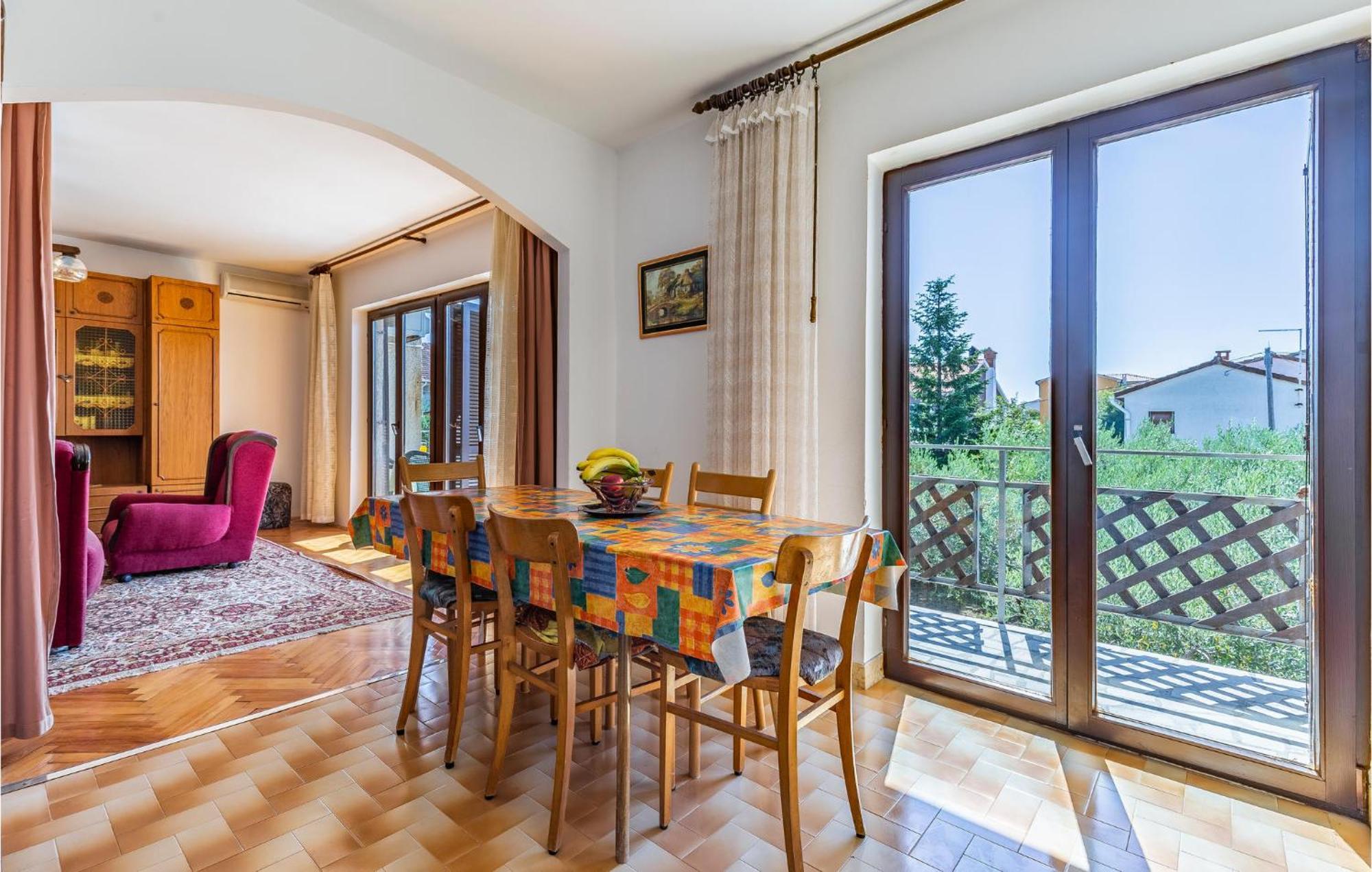 Awesome Apartment In Medulin With Kitchen Exterior photo